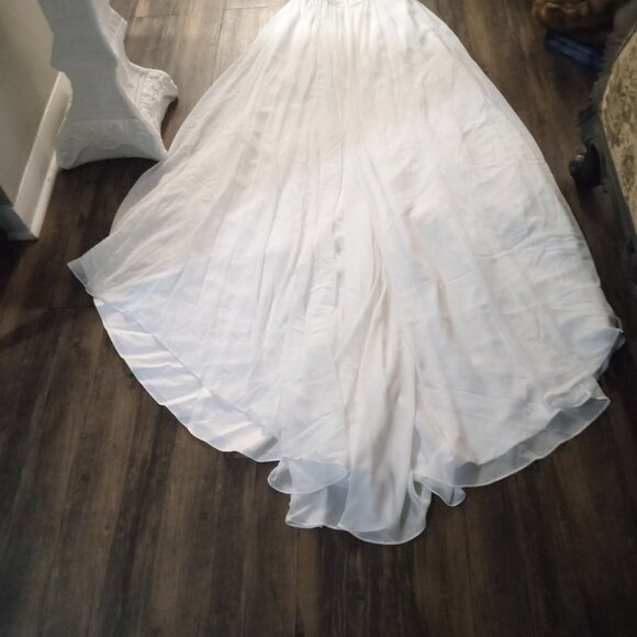 Galina David's Bridal white sleeveless off the shoulders gown size12 - Picture 7 of 11